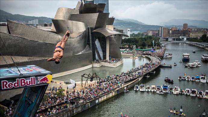 Red Bull Cliff Diving heyecanı Bilbao'ya taşınıyor